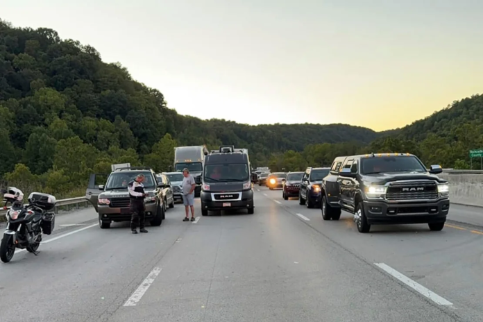 A manhunt is underway after 5 people injured in Kentucky shooting near Interstate 75, officials say