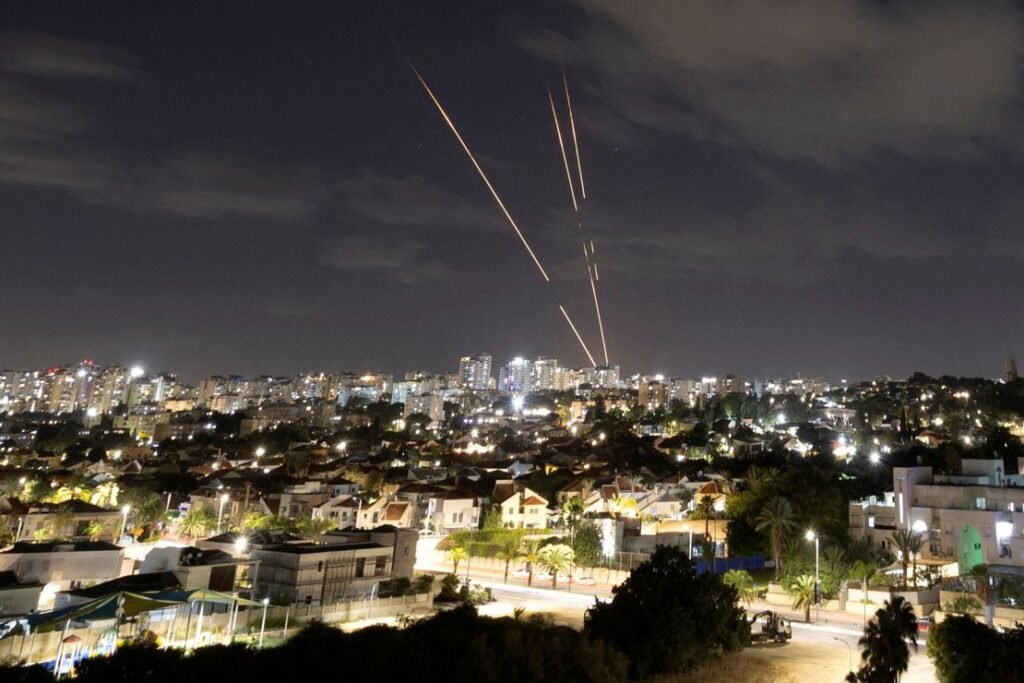 https://otcnewsmagazine.com/how-might-israel-respond-to-irans-missile/